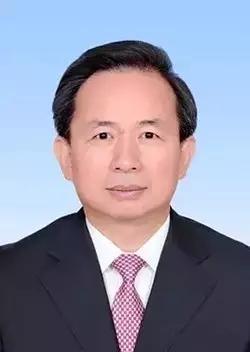 李干杰，男，漢族，1964年11月出生，湖南望城人，1984年加入中國共產(chǎn)黨，研究生學(xué)歷，工學(xué)碩士，高級(jí)工程師。